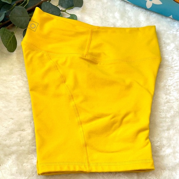 Fleo High Rise Shorts - Picture 10 of 10